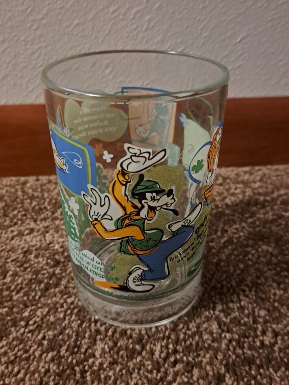 Vintage McDonald's Disney World "100 Years of Magic" collectible glass W/Goofy